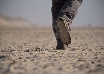 ניסיתי להדביק את צעדיך